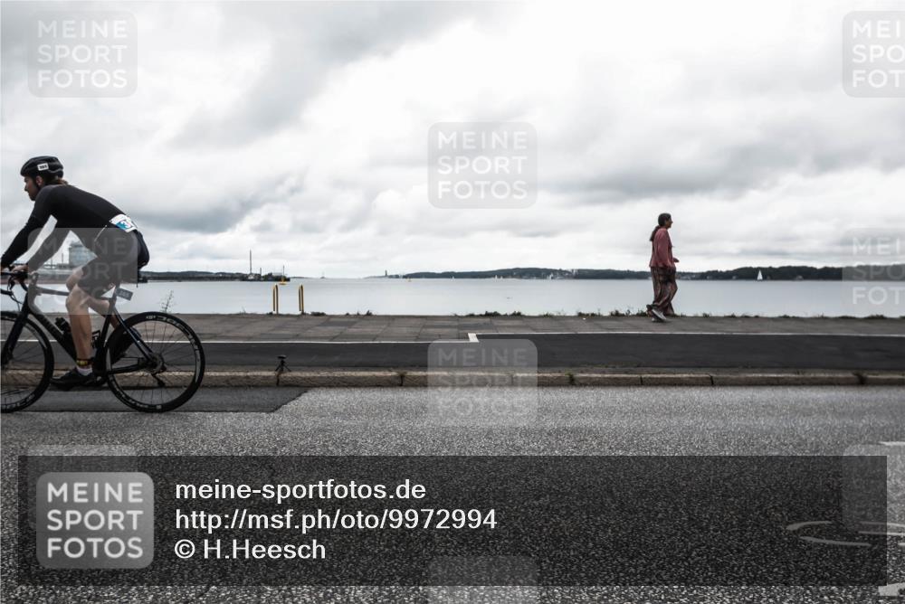 16.08.2026 - KN Förde Triathlon 2026 H.Heesch http://msf.ph/oto/9972994 16.08.2026 11:19:23 Radfahren 305, 305, 351, 377, 801 meine-sportfotos.de