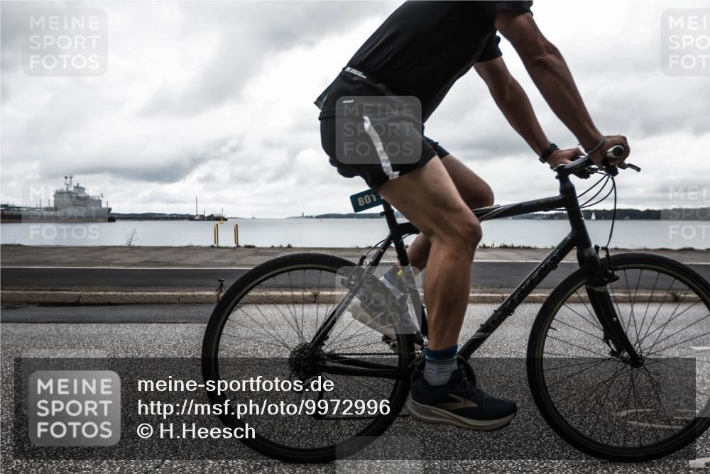 16.08.2026 - KN Förde Triathlon 2026 H.Heesch http://msf.ph/oto/9972996 16.08.2026 11:19:27 Radfahren 305, 305, 323, 346, 351, 377, 801 meine-sportfotos.de