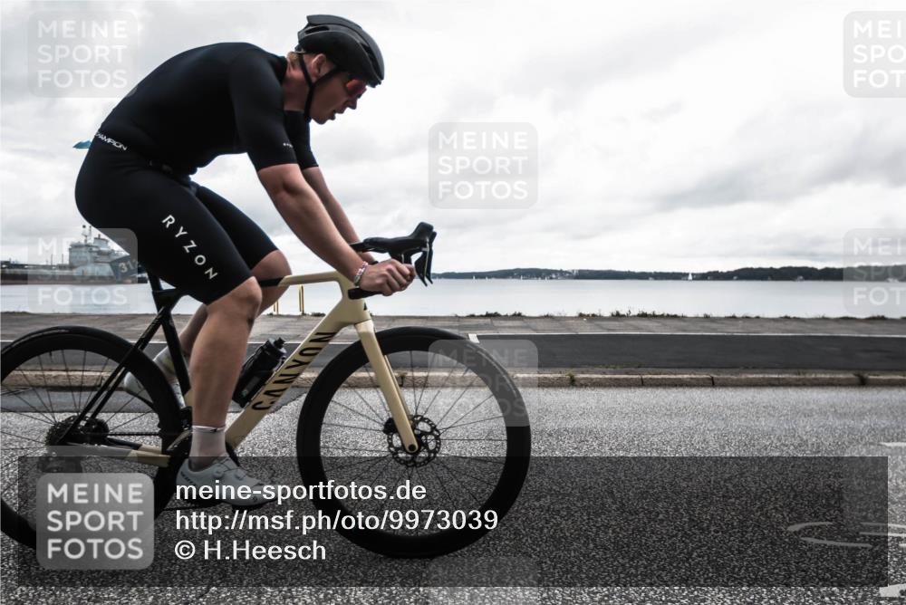 16.08.2026 - KN Förde Triathlon 2026 H.Heesch http://msf.ph/oto/9973039 16.08.2026 11:21:19 Radfahren 312, 320 meine-sportfotos.de