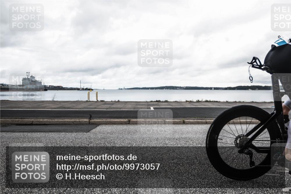 16.08.2026 - KN Förde Triathlon 2026 H.Heesch http://msf.ph/oto/9973057 16.08.2026 11:22:11 Radfahren 321, 329 meine-sportfotos.de