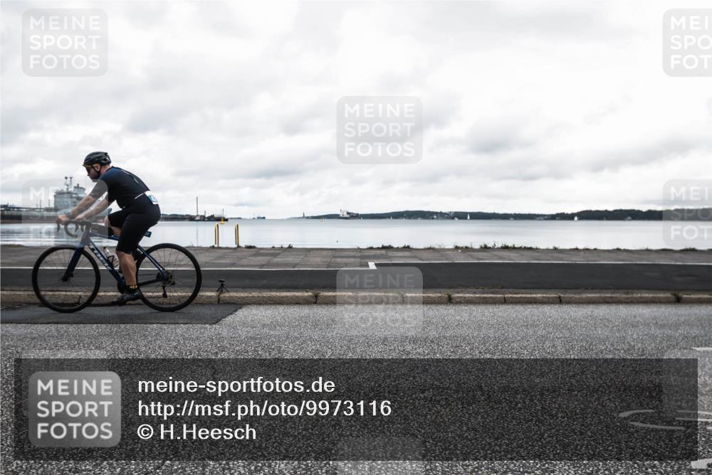 16.08.2026 - KN Förde Triathlon 2026 H.Heesch http://msf.ph/oto/9973116 16.08.2026 11:24:56 Radfahren 322, 358, 360, 363, 406, 437 meine-sportfotos.de