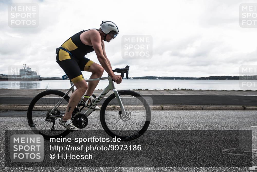 16.08.2026 - KN Förde Triathlon 2026 H.Heesch http://msf.ph/oto/9973186 16.08.2026 11:27:21 Radfahren 322, 346, 358, 384, 396, 414, 437 meine-sportfotos.de