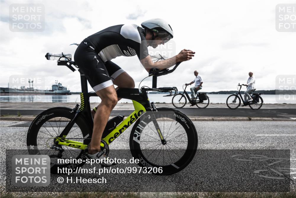 16.08.2026 - KN Förde Triathlon 2026 H.Heesch http://msf.ph/oto/9973206 16.08.2026 11:28:01 Radfahren 301, 356 meine-sportfotos.de
