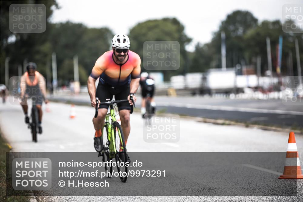 16.08.2026 - KN Förde Triathlon 2026 H.Heesch http://msf.ph/oto/9973291 16.08.2026 11:27:07 Radfahren 311, 334, 345, 371, 382, 435 meine-sportfotos.de