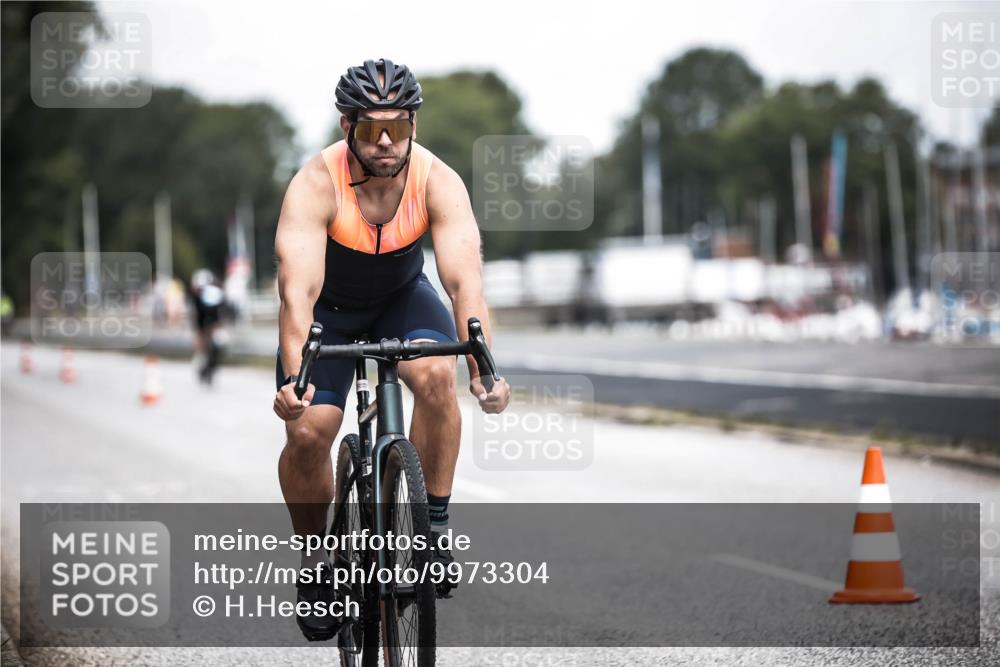 16.08.2026 - KN Förde Triathlon 2026 H.Heesch http://msf.ph/oto/9973304 16.08.2026 11:27:09 Radfahren 311, 334, 345, 371, 382, 435 meine-sportfotos.de