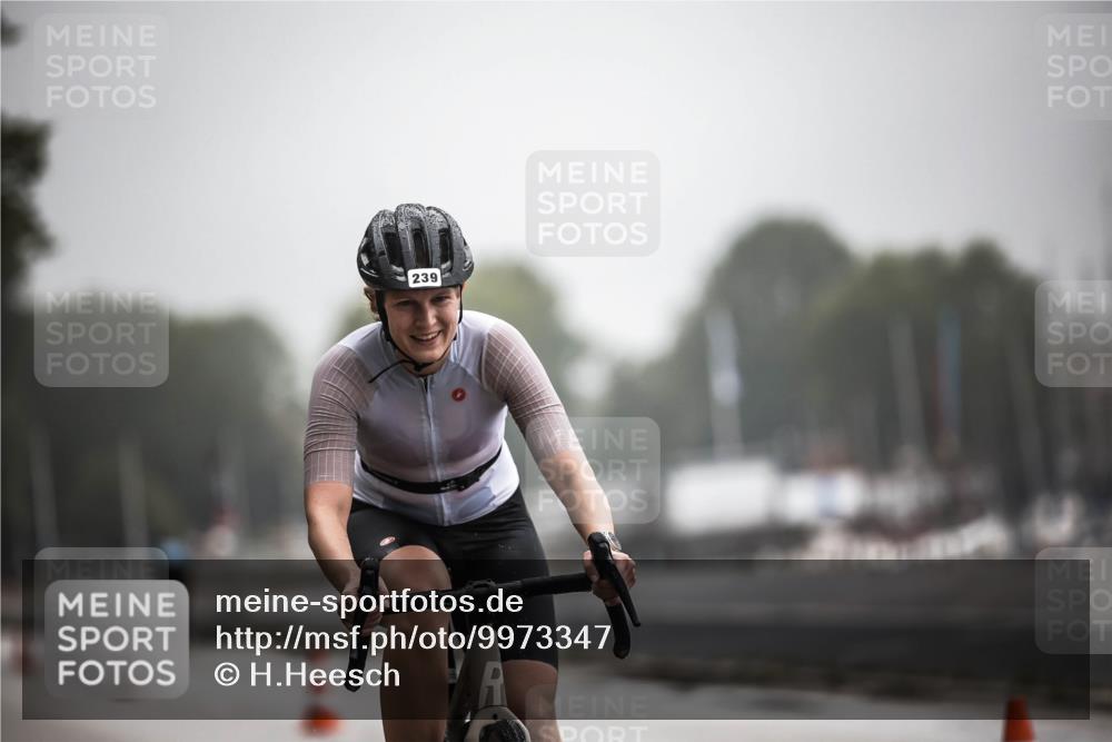 16.08.2026 - KN Förde Triathlon 2026 H.Heesch http://msf.ph/oto/9973347 16.08.2026 10:04:20 Radfahren  meine-sportfotos.de