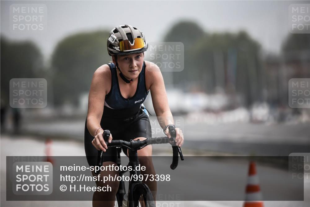16.08.2026 - KN Förde Triathlon 2026 H.Heesch http://msf.ph/oto/9973398 16.08.2026 10:04:50 Radfahren 128, 132 meine-sportfotos.de
