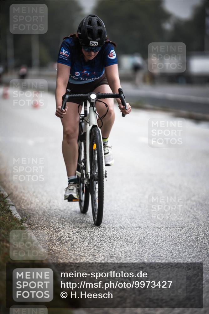16.08.2026 - KN Förde Triathlon 2026 H.Heesch http://msf.ph/oto/9973427 16.08.2026 10:05:50 Radfahren 234, 247, 253 meine-sportfotos.de