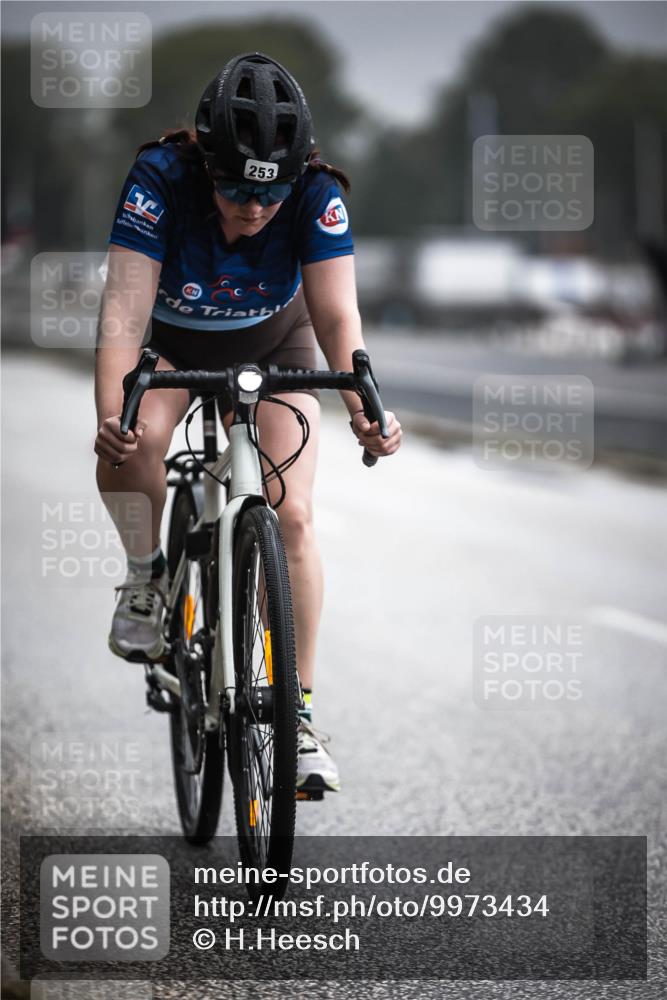 16.08.2026 - KN Förde Triathlon 2026 H.Heesch http://msf.ph/oto/9973434 16.08.2026 10:05:50 Radfahren 234, 247, 253 meine-sportfotos.de