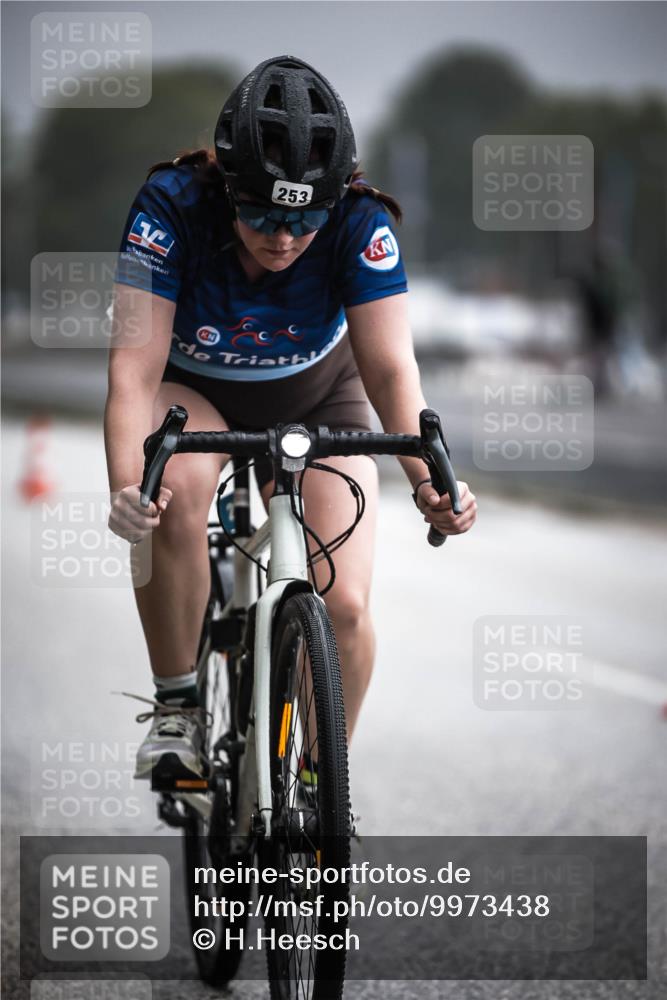 16.08.2026 - KN Förde Triathlon 2026 H.Heesch http://msf.ph/oto/9973438 16.08.2026 10:05:51 Radfahren 247, 253 meine-sportfotos.de