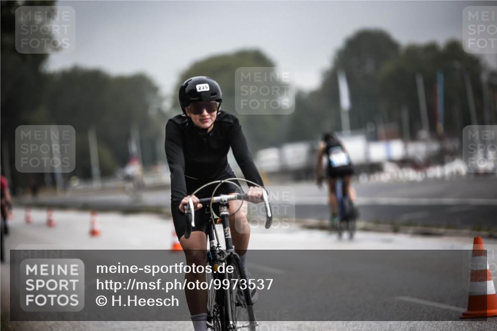 16.08.2026 - KN Förde Triathlon 2026 H.Heesch http://msf.ph/oto/9973537 16.08.2026 10:06:33 Radfahren  meine-sportfotos.de