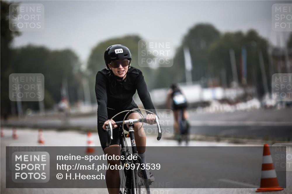 16.08.2026 - KN Förde Triathlon 2026 H.Heesch http://msf.ph/oto/9973539 16.08.2026 10:06:33 Radfahren  meine-sportfotos.de