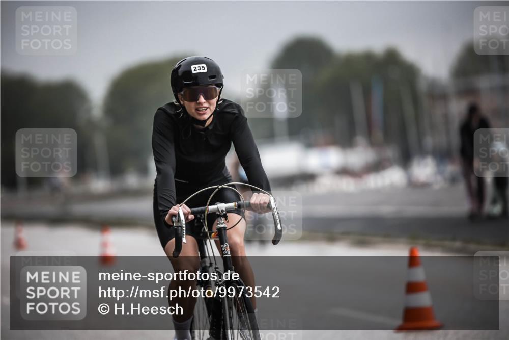 16.08.2026 - KN Förde Triathlon 2026 H.Heesch http://msf.ph/oto/9973542 16.08.2026 10:06:33 Radfahren  meine-sportfotos.de