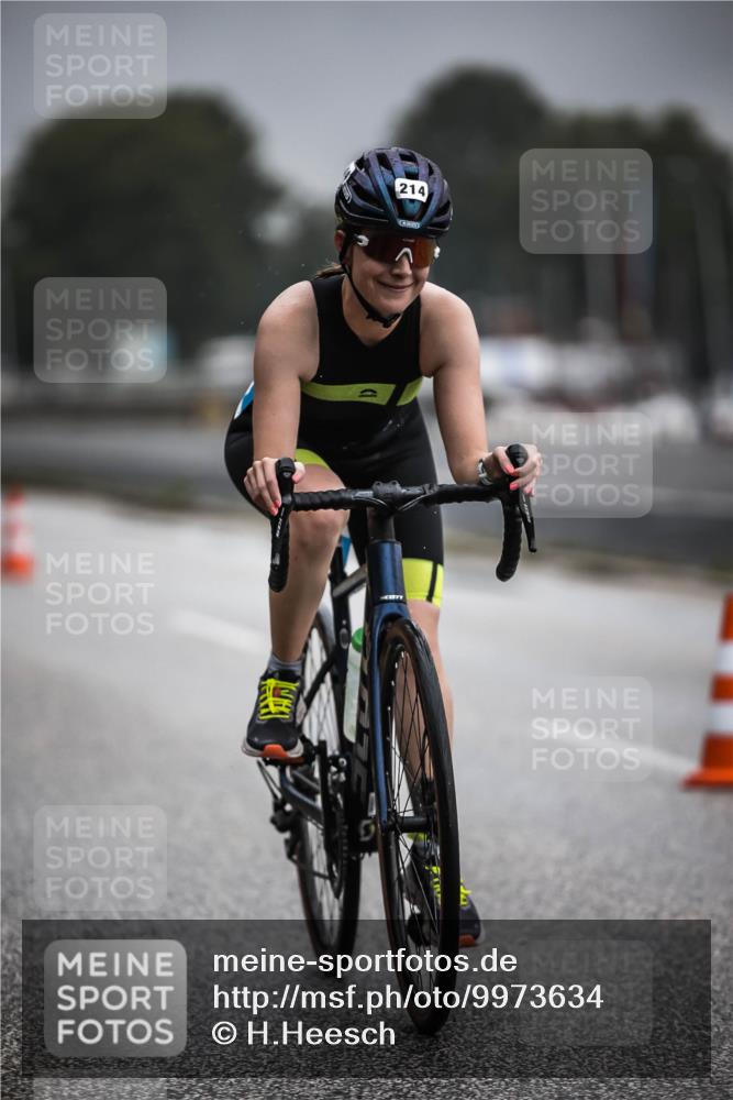 16.08.2026 - KN Förde Triathlon 2026 H.Heesch http://msf.ph/oto/9973634 16.08.2026 10:07:41 Radfahren 134, 223, 254 meine-sportfotos.de