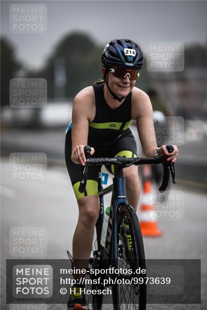 16.08.2026 - KN Förde Triathlon 2026 H.Heesch http://msf.ph/oto/9973639 16.08.2026 10:07:41 Radfahren 134, 223, 254 meine-sportfotos.de