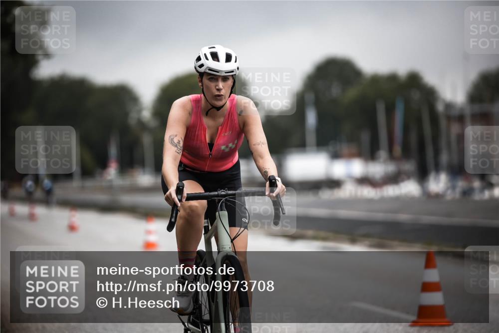 16.08.2026 - KN Förde Triathlon 2026 H.Heesch http://msf.ph/oto/9973708 16.08.2026 10:11:20 Radfahren  meine-sportfotos.de