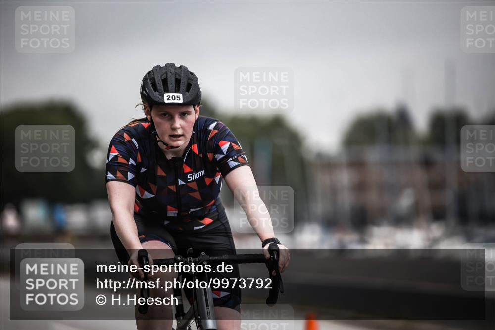 16.08.2026 - KN Förde Triathlon 2026 H.Heesch http://msf.ph/oto/9973792 16.08.2026 10:12:13 Radfahren  meine-sportfotos.de