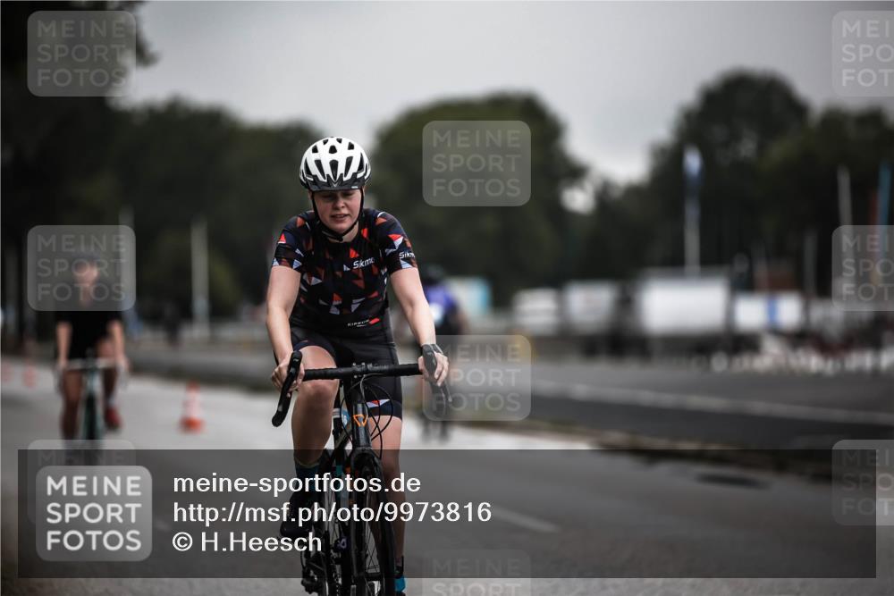 16.08.2026 - KN Förde Triathlon 2026 H.Heesch http://msf.ph/oto/9973816 16.08.2026 10:13:24 Radfahren  meine-sportfotos.de