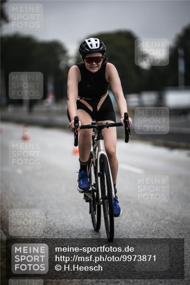 16.08.2026 - KN Förde Triathlon 2026 H.Heesch http://msf.ph/oto/9973871 16.08.2026 10:13:43 Radfahren  meine-sportfotos.de