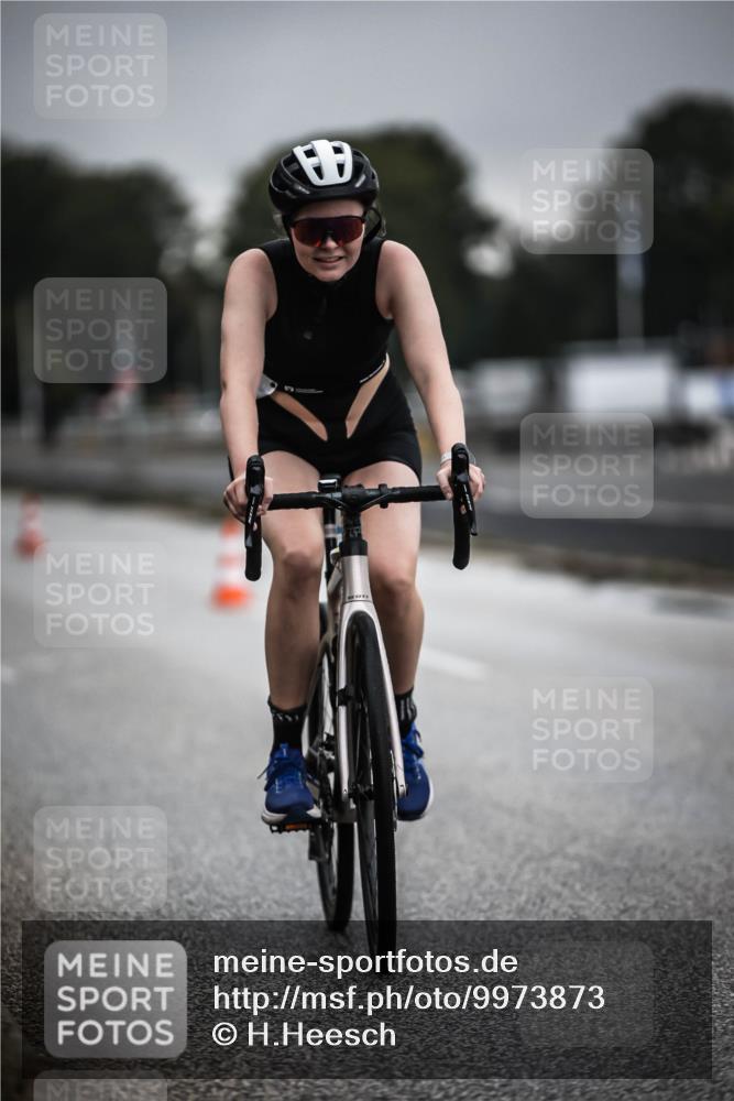 16.08.2026 - KN Förde Triathlon 2026 H.Heesch http://msf.ph/oto/9973873 16.08.2026 10:13:43 Radfahren  meine-sportfotos.de
