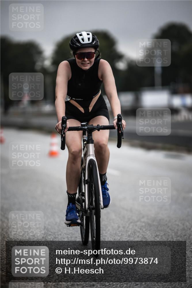 16.08.2026 - KN Förde Triathlon 2026 H.Heesch http://msf.ph/oto/9973874 16.08.2026 10:13:43 Radfahren  meine-sportfotos.de
