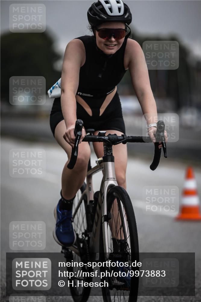 16.08.2026 - KN Förde Triathlon 2026 H.Heesch http://msf.ph/oto/9973883 16.08.2026 10:13:43 Radfahren  meine-sportfotos.de