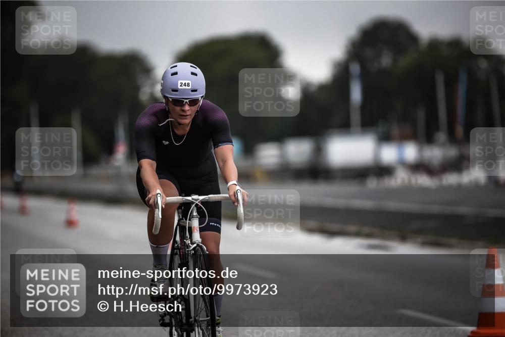 16.08.2026 - KN Förde Triathlon 2026 H.Heesch http://msf.ph/oto/9973923 16.08.2026 10:14:15 Radfahren  meine-sportfotos.de