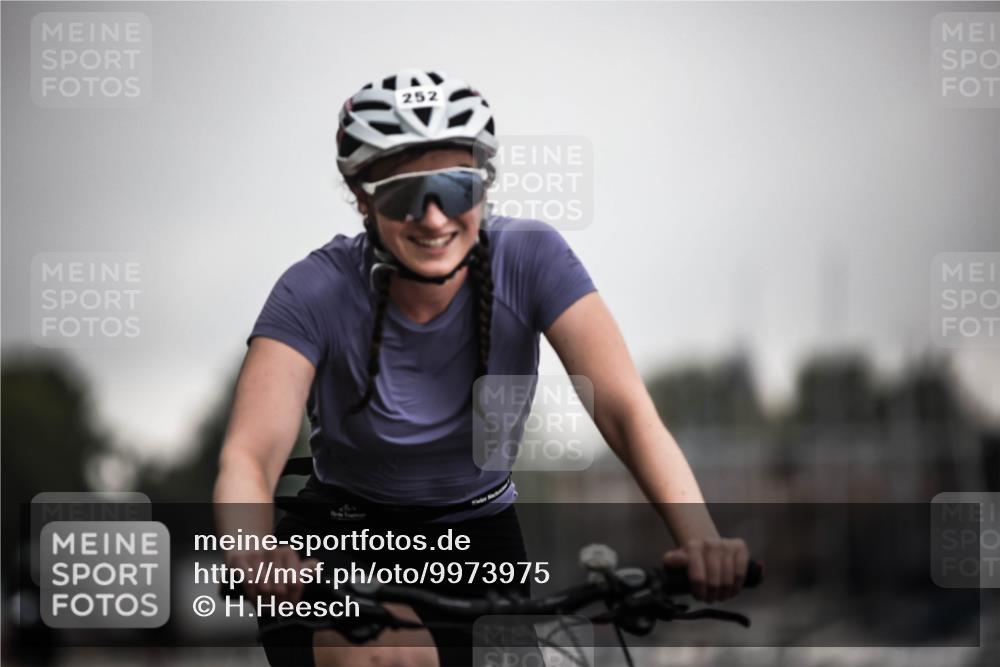 16.08.2026 - KN Förde Triathlon 2026 H.Heesch http://msf.ph/oto/9973975 16.08.2026 10:14:43 Radfahren  meine-sportfotos.de