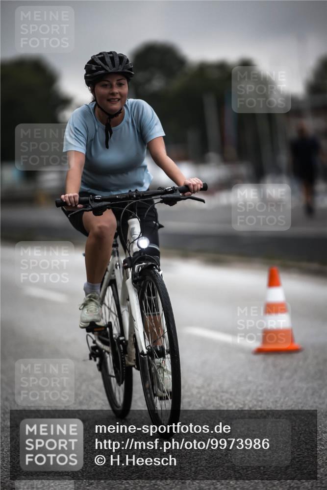 16.08.2026 - KN Förde Triathlon 2026 H.Heesch http://msf.ph/oto/9973986 16.08.2026 10:14:57 Radfahren  meine-sportfotos.de