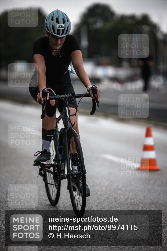16.08.2026 - KN Förde Triathlon 2026 H.Heesch http://msf.ph/oto/9974115 16.08.2026 10:17:57 Radfahren  meine-sportfotos.de