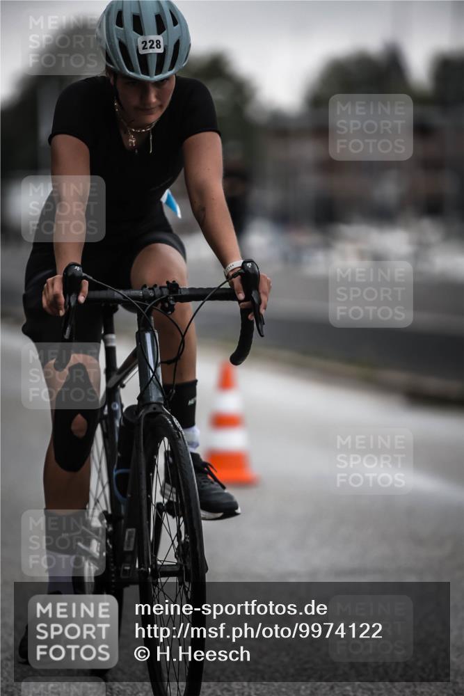 16.08.2026 - KN Förde Triathlon 2026 H.Heesch http://msf.ph/oto/9974122 16.08.2026 10:17:57 Radfahren  meine-sportfotos.de