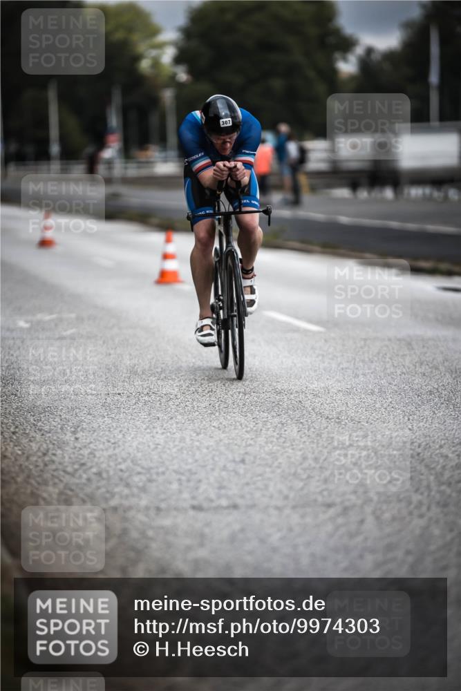 16.08.2026 - KN Förde Triathlon 2026 H.Heesch http://msf.ph/oto/9974303 16.08.2026 10:59:44 Radfahren 307, 318 meine-sportfotos.de