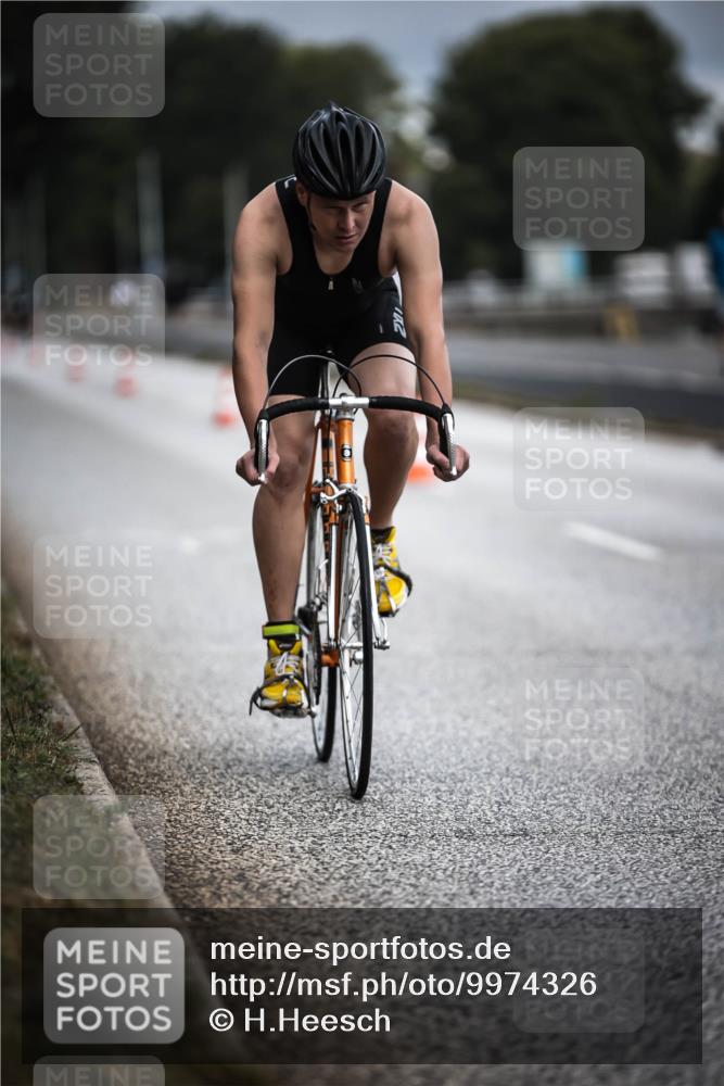 16.08.2026 - KN Förde Triathlon 2026 H.Heesch http://msf.ph/oto/9974326 16.08.2026 11:00:28 Radfahren 301, 317 meine-sportfotos.de