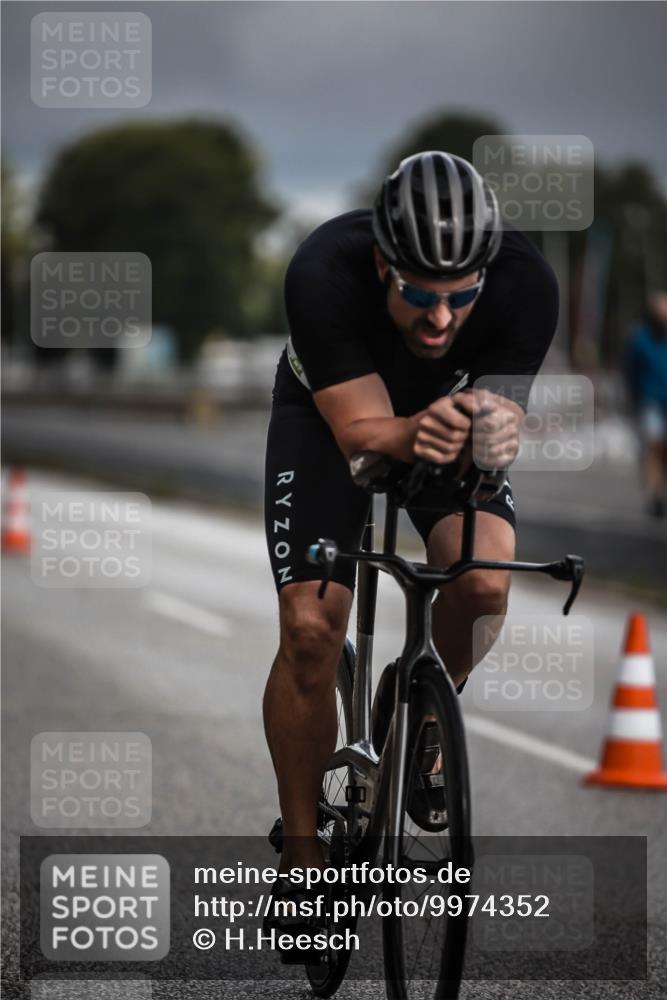 16.08.2026 - KN Förde Triathlon 2026 H.Heesch http://msf.ph/oto/9974352 16.08.2026 11:00:47 Radfahren 221, 308, 312 meine-sportfotos.de