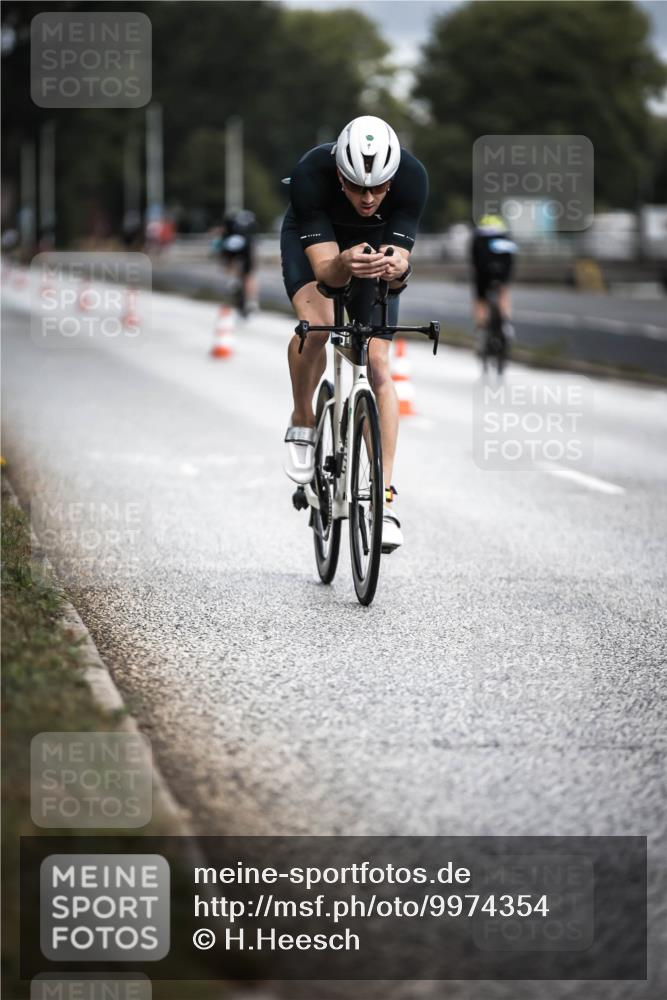 16.08.2026 - KN Förde Triathlon 2026 H.Heesch http://msf.ph/oto/9974354 16.08.2026 11:00:54 Radfahren 304 meine-sportfotos.de