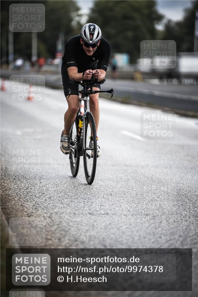 16.08.2026 - KN Förde Triathlon 2026 H.Heesch http://msf.ph/oto/9974378 16.08.2026 11:01:11 Radfahren 319, 323 meine-sportfotos.de