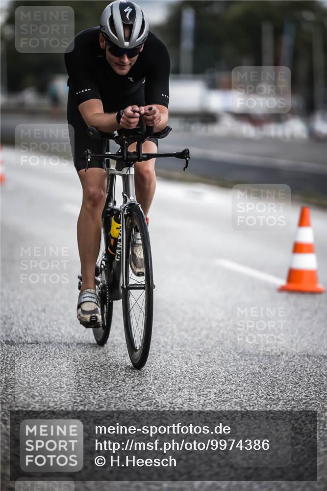16.08.2026 - KN Förde Triathlon 2026 H.Heesch http://msf.ph/oto/9974386 16.08.2026 11:01:11 Radfahren 319, 323 meine-sportfotos.de