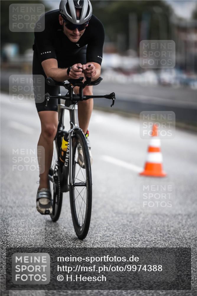 16.08.2026 - KN Förde Triathlon 2026 H.Heesch http://msf.ph/oto/9974388 16.08.2026 11:01:11 Radfahren 319, 323 meine-sportfotos.de