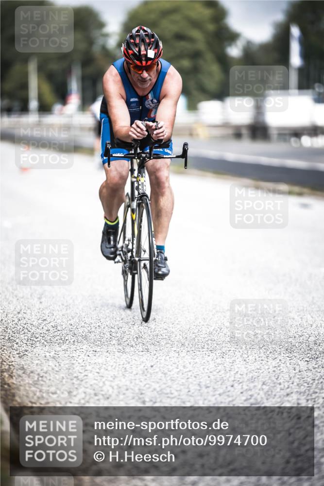 16.08.2026 - KN Förde Triathlon 2026 H.Heesch http://msf.ph/oto/9974700 16.08.2026 11:04:32 Radfahren 321, 327 meine-sportfotos.de