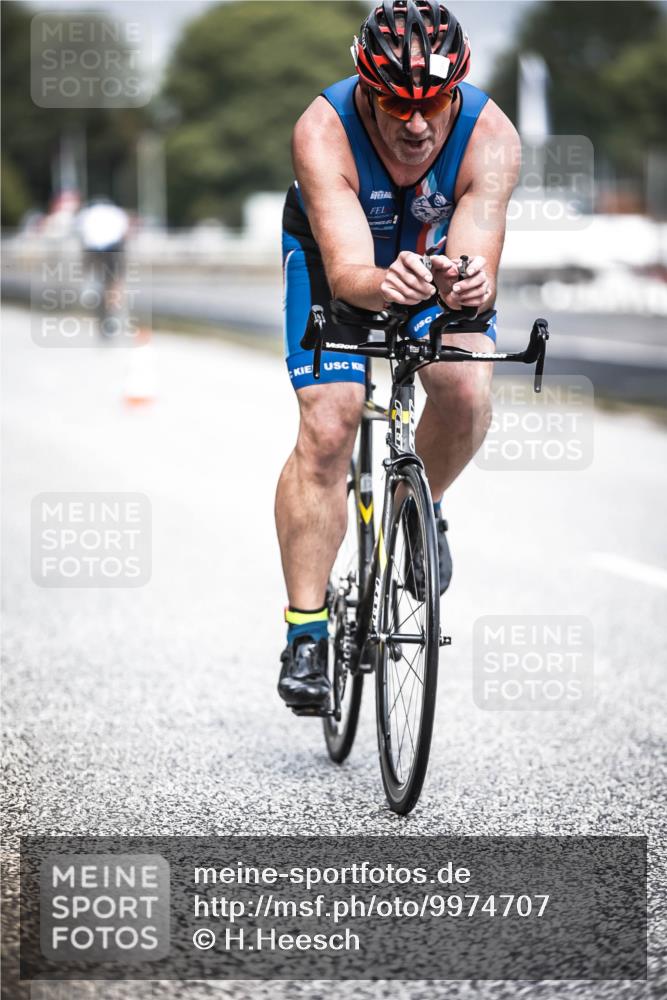 16.08.2026 - KN Förde Triathlon 2026 H.Heesch http://msf.ph/oto/9974707 16.08.2026 11:04:33 Radfahren 321, 327 meine-sportfotos.de