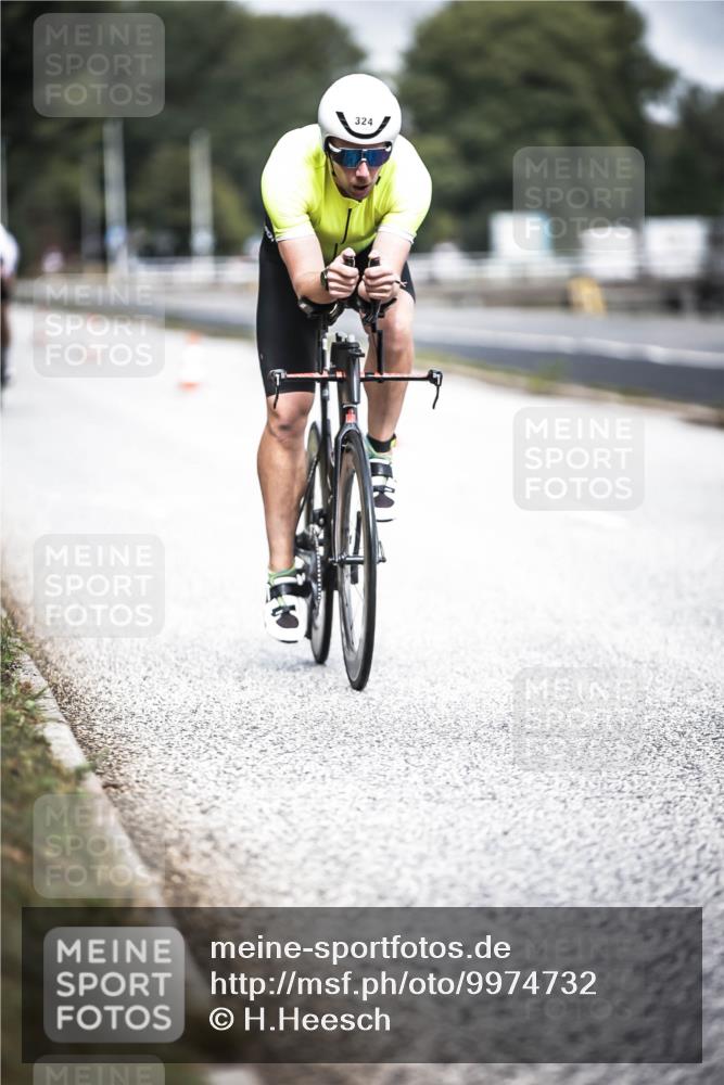 16.08.2026 - KN Förde Triathlon 2026 H.Heesch http://msf.ph/oto/9974732 16.08.2026 11:04:48 Radfahren 324, 336 meine-sportfotos.de