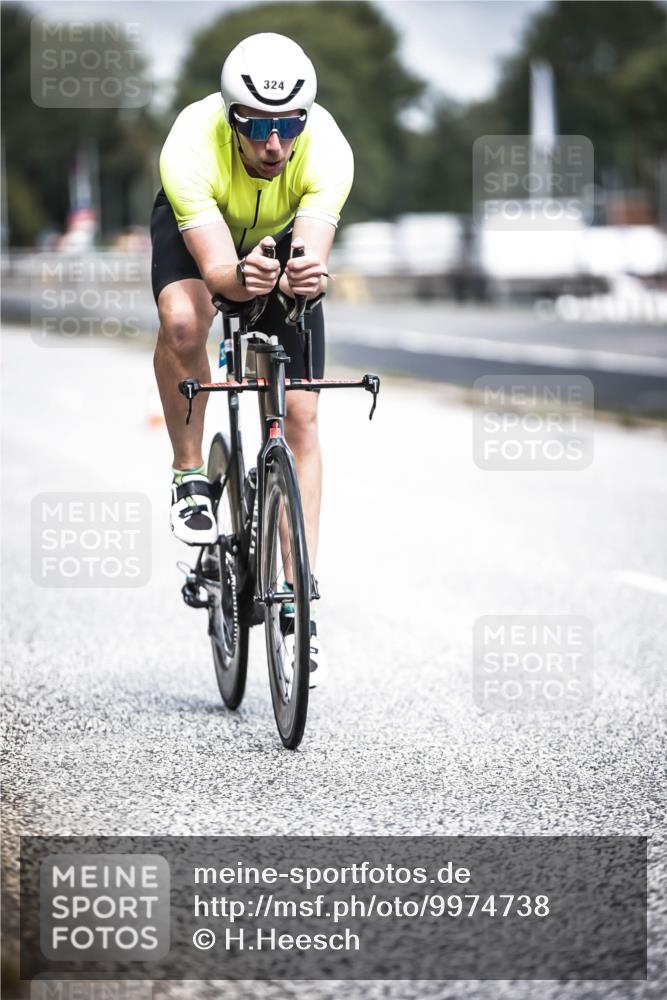 16.08.2026 - KN Förde Triathlon 2026 H.Heesch http://msf.ph/oto/9974738 16.08.2026 11:04:49 Radfahren 324, 336 meine-sportfotos.de