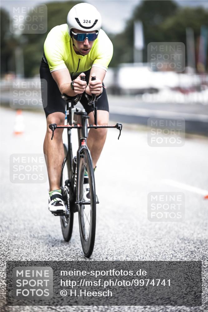16.08.2026 - KN Förde Triathlon 2026 H.Heesch http://msf.ph/oto/9974741 16.08.2026 11:04:49 Radfahren 324, 336 meine-sportfotos.de