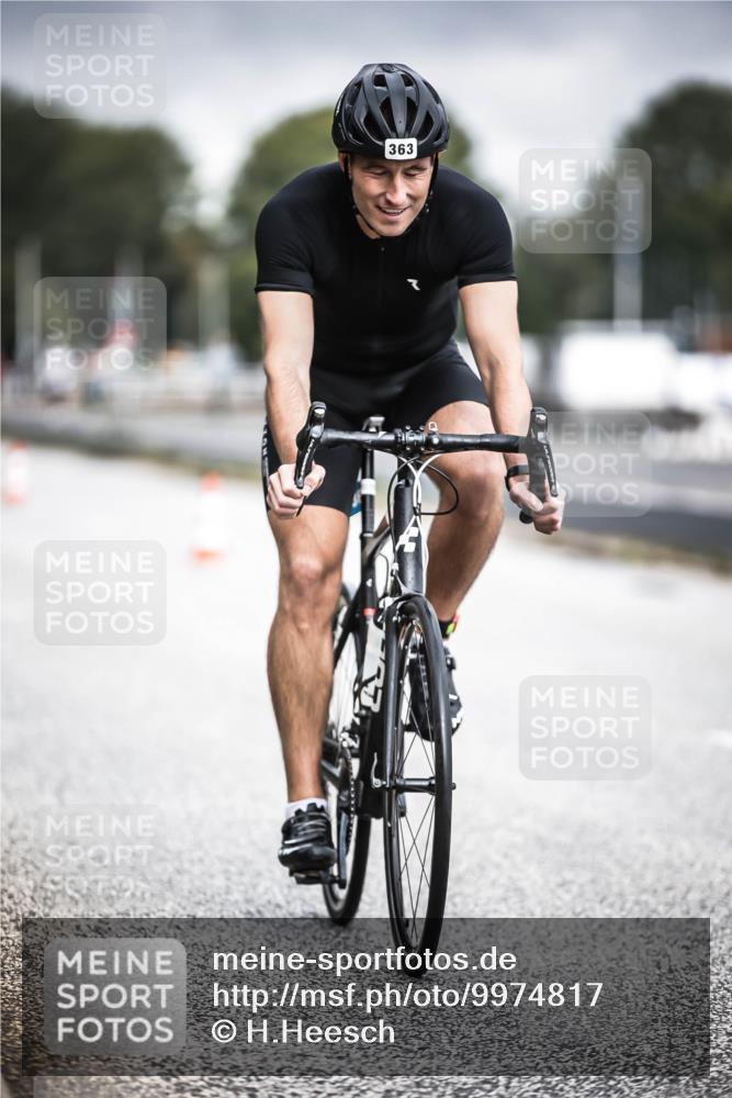 16.08.2026 - KN Förde Triathlon 2026 H.Heesch http://msf.ph/oto/9974817 16.08.2026 11:06:19 Radfahren 339, 363 meine-sportfotos.de