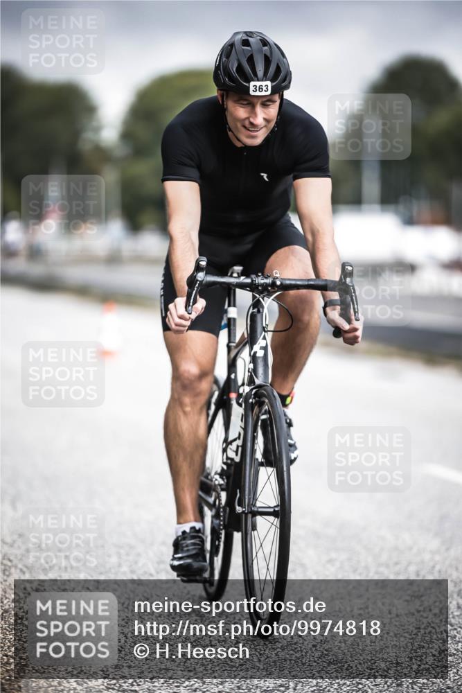 16.08.2026 - KN Förde Triathlon 2026 H.Heesch http://msf.ph/oto/9974818 16.08.2026 11:06:19 Radfahren 339, 363 meine-sportfotos.de