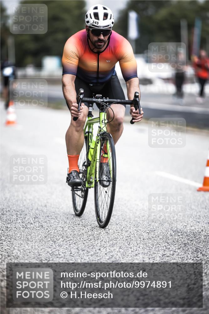 16.08.2026 - KN Förde Triathlon 2026 H.Heesch http://msf.ph/oto/9974891 16.08.2026 11:07:20 Radfahren 302, 304, 306, 322, 328, 345, 348, 371 meine-sportfotos.de