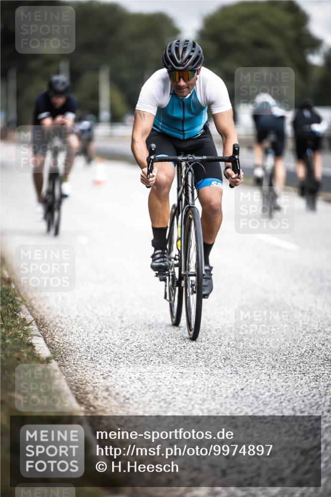 16.08.2026 - KN Förde Triathlon 2026 H.Heesch http://msf.ph/oto/9974897 16.08.2026 11:07:22 Radfahren 302, 322, 328, 345, 348, 371 meine-sportfotos.de