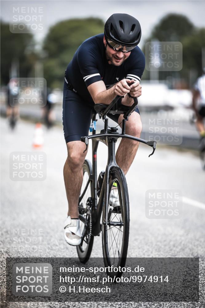 16.08.2026 - KN Förde Triathlon 2026 H.Heesch http://msf.ph/oto/9974914 16.08.2026 11:07:24 Radfahren 302, 322, 328 meine-sportfotos.de