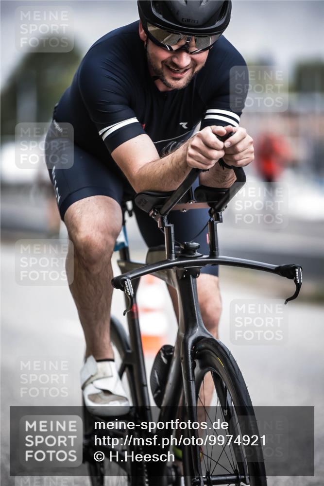 16.08.2026 - KN Förde Triathlon 2026 H.Heesch http://msf.ph/oto/9974921 16.08.2026 11:07:24 Radfahren 302, 322, 328 meine-sportfotos.de
