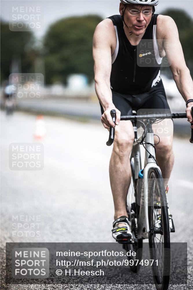 16.08.2026 - KN Förde Triathlon 2026 H.Heesch http://msf.ph/oto/9974971 16.08.2026 11:07:42 Radfahren 355, 367, 391 meine-sportfotos.de
